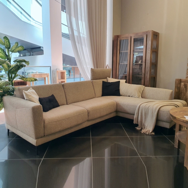 Ecksofa NUBO 265 cm mit Schlaffunktion auf italienischem Gestell beige - AKTUELL VERFÜGBAR