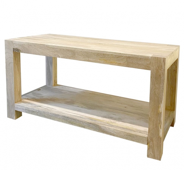 Hoge tafel, bank van licht hout